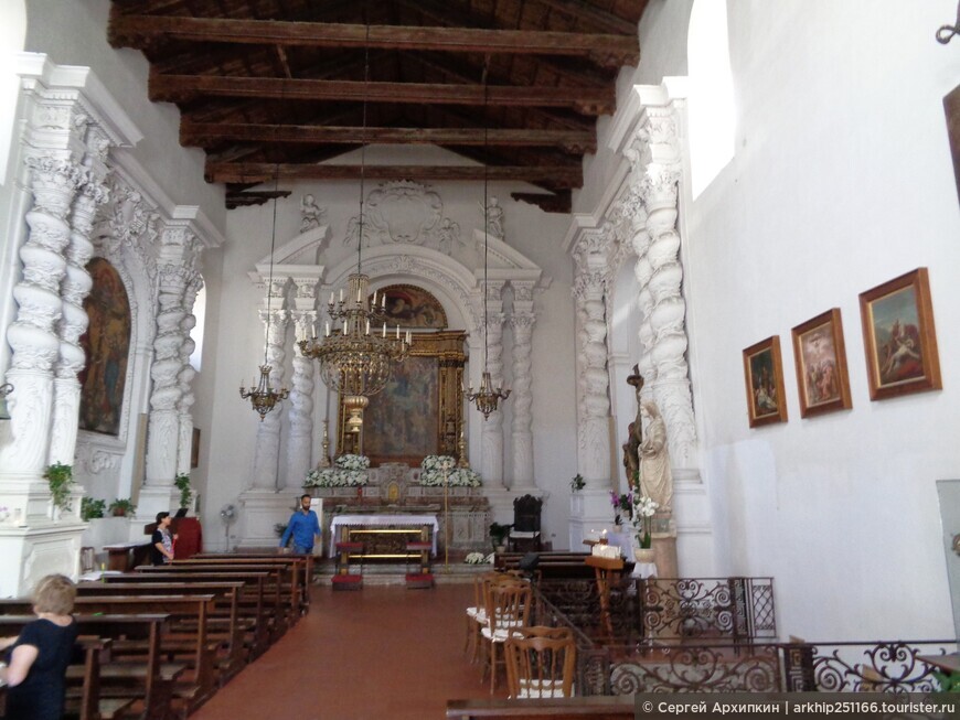 Древняя церковь Святой Екатерины в Таормине на Сицилии