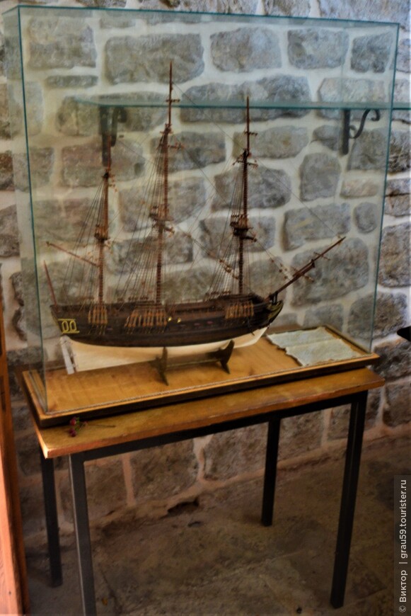 Коллекция старых кораблей, позиционируемая как Морской музей