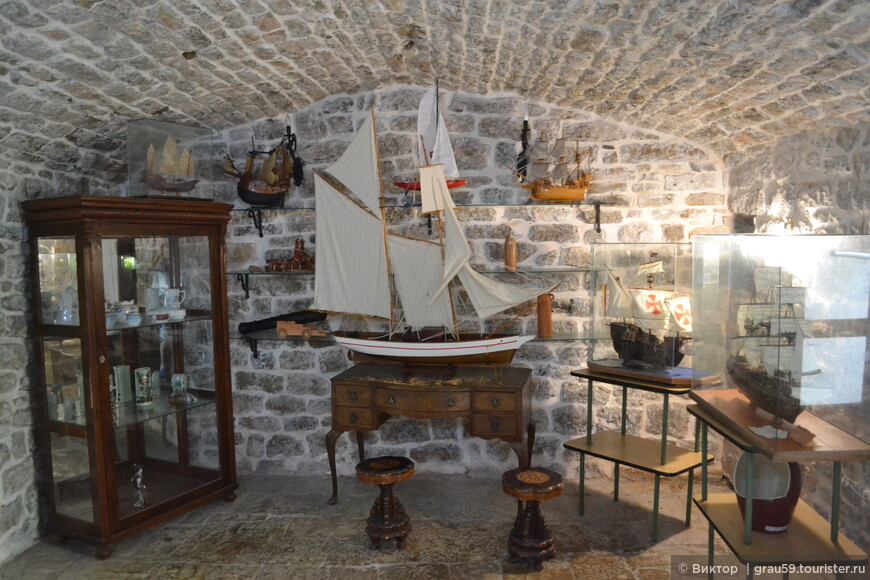 Коллекция старых кораблей, позиционируемая как Морской музей