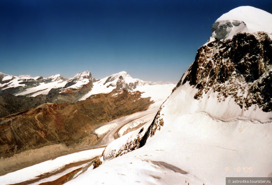 Ледник Горнер выглядел иначе в 2005 году, как и снежная шапка на вершине Брайтхорн.