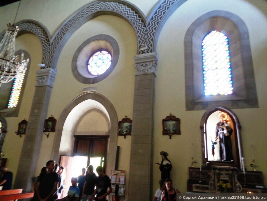 Кафедральный собор Святого Николая в горной Кастельмоле на Сицилии