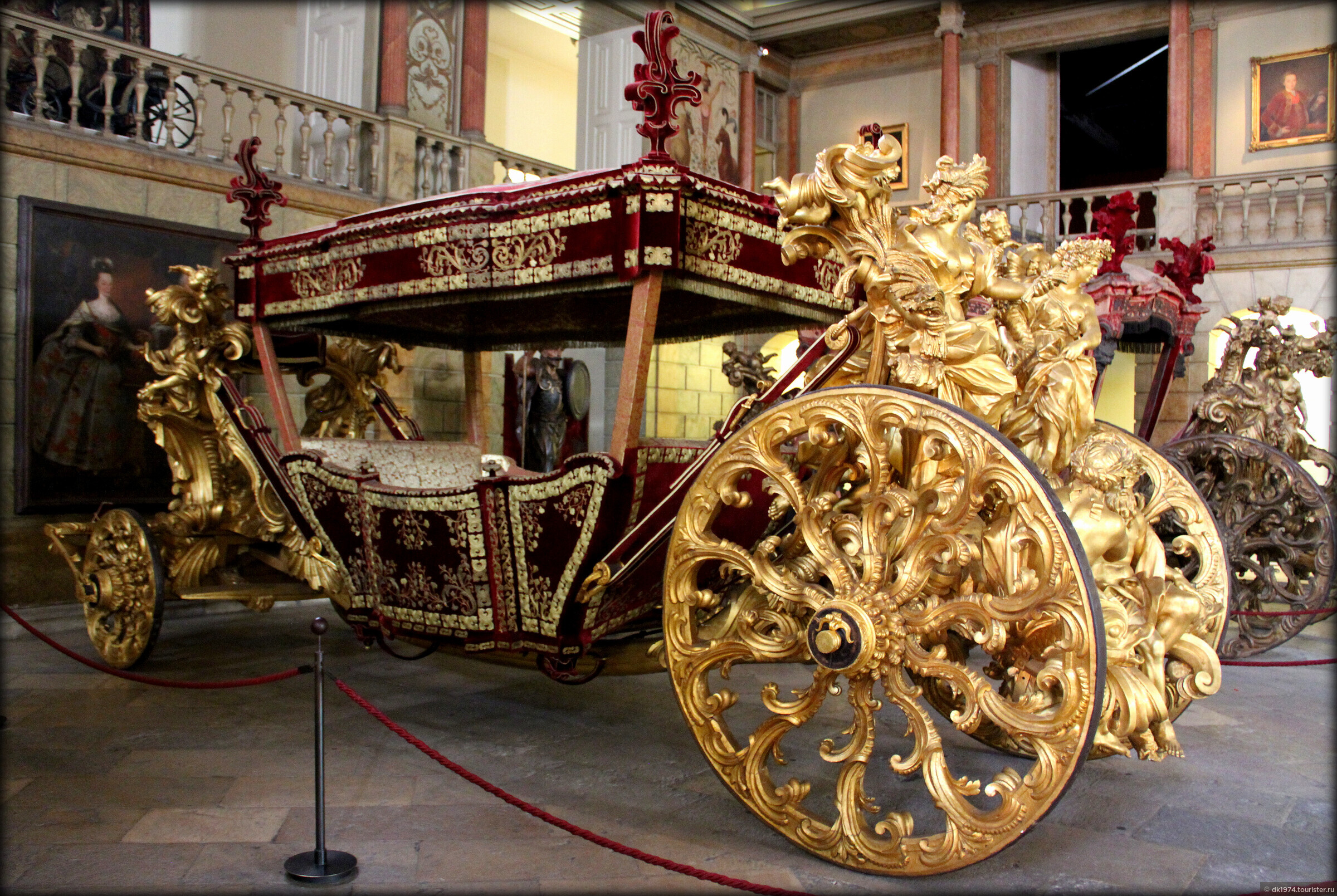 Богатая карета. Карета Петра 1 в Эрмитаже. Музей карет (Museu dos coches) в Лиссабоне, 2013. Золотая карета в Эрмитаже.
