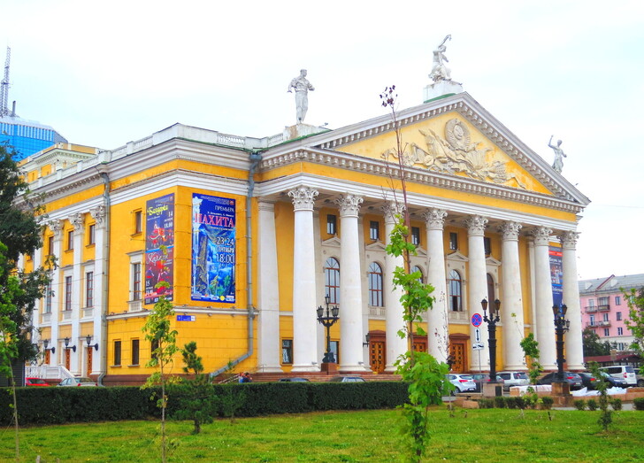Театр оперы и балета в Челябинске