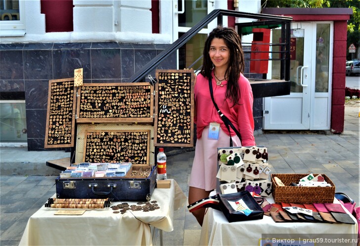 Летний фестиваль народных мастеров и художников «Палитра ремёсел»
