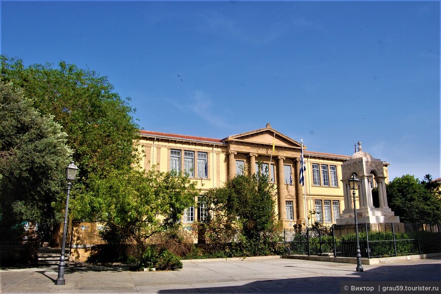 Кузницы кадров для Кипра: Всекипрская гимназия и школа Фанеромени