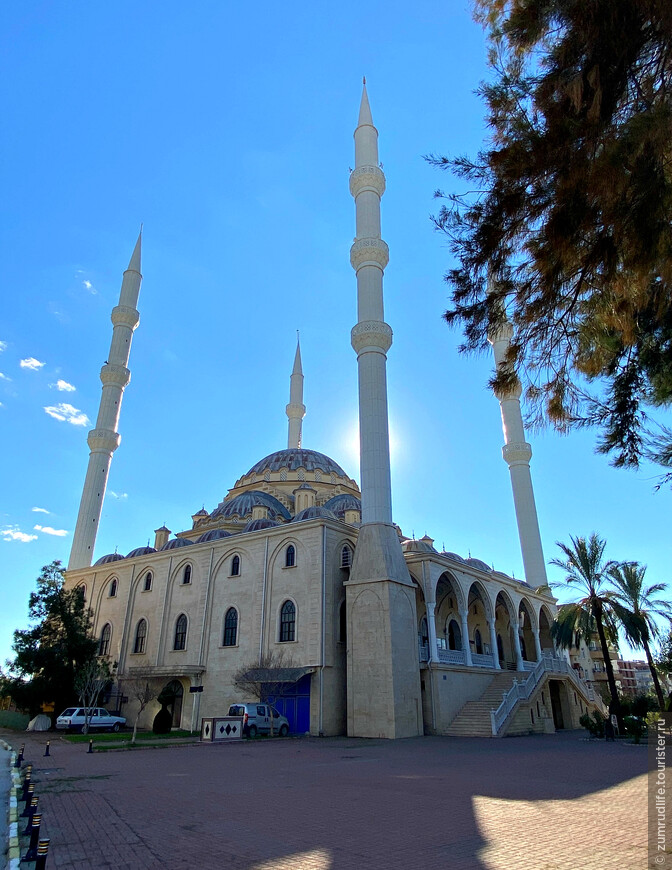 Мечеть Merkez Külliye Camii в Манавгате