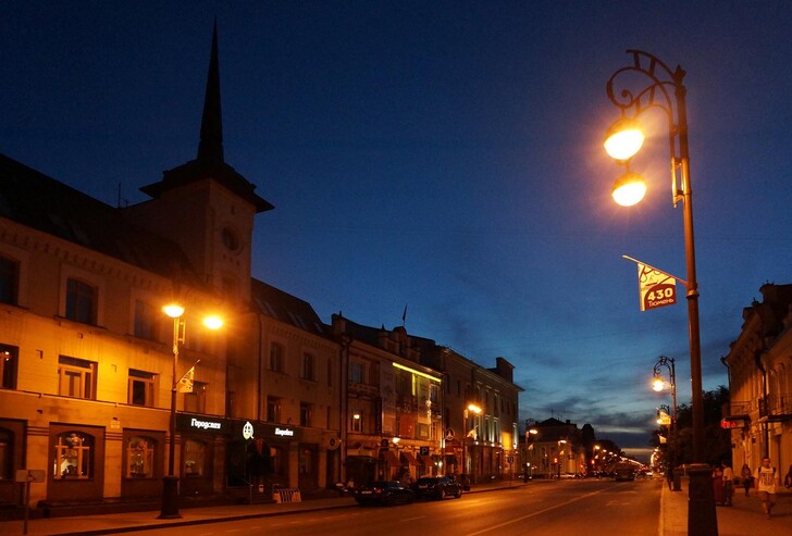 Вечерняя улица Республики, Тюмень