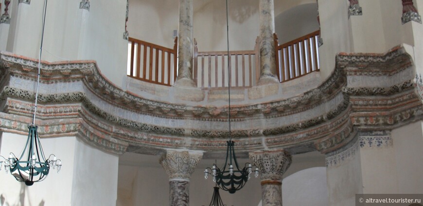 Сохранившийся византийский декор.