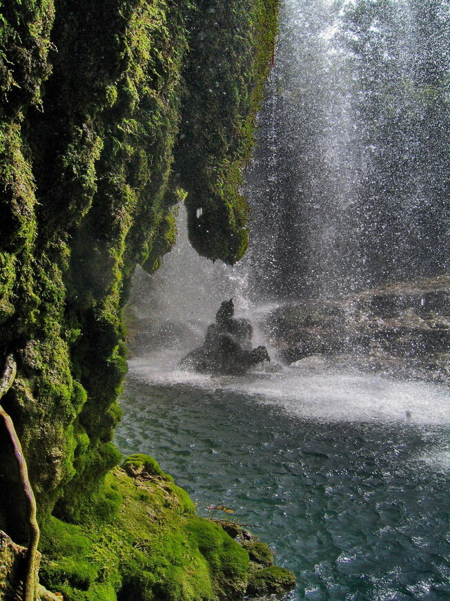 Турция. Водопад  Куршунлу.