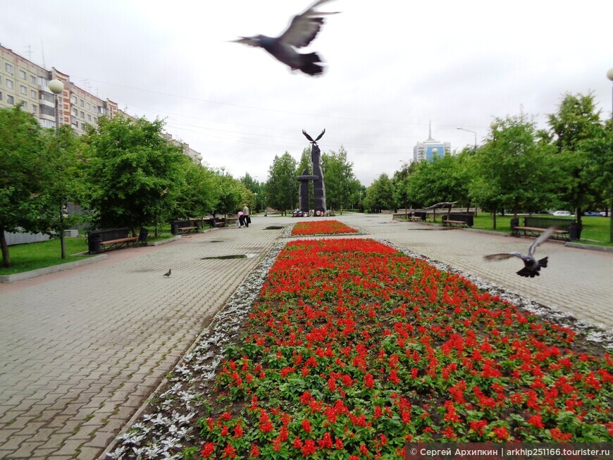 Бульвар Славы и Вечный Огонь в центре Челябинска