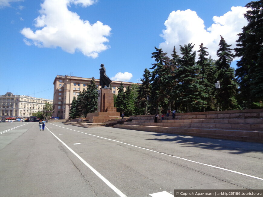 Главная площадь Челябинска — площадь Революции