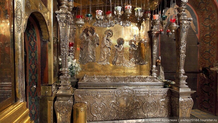Троицкий собор 15 века — самый древний храм в Свято-Троицкой Сергиева Лавре