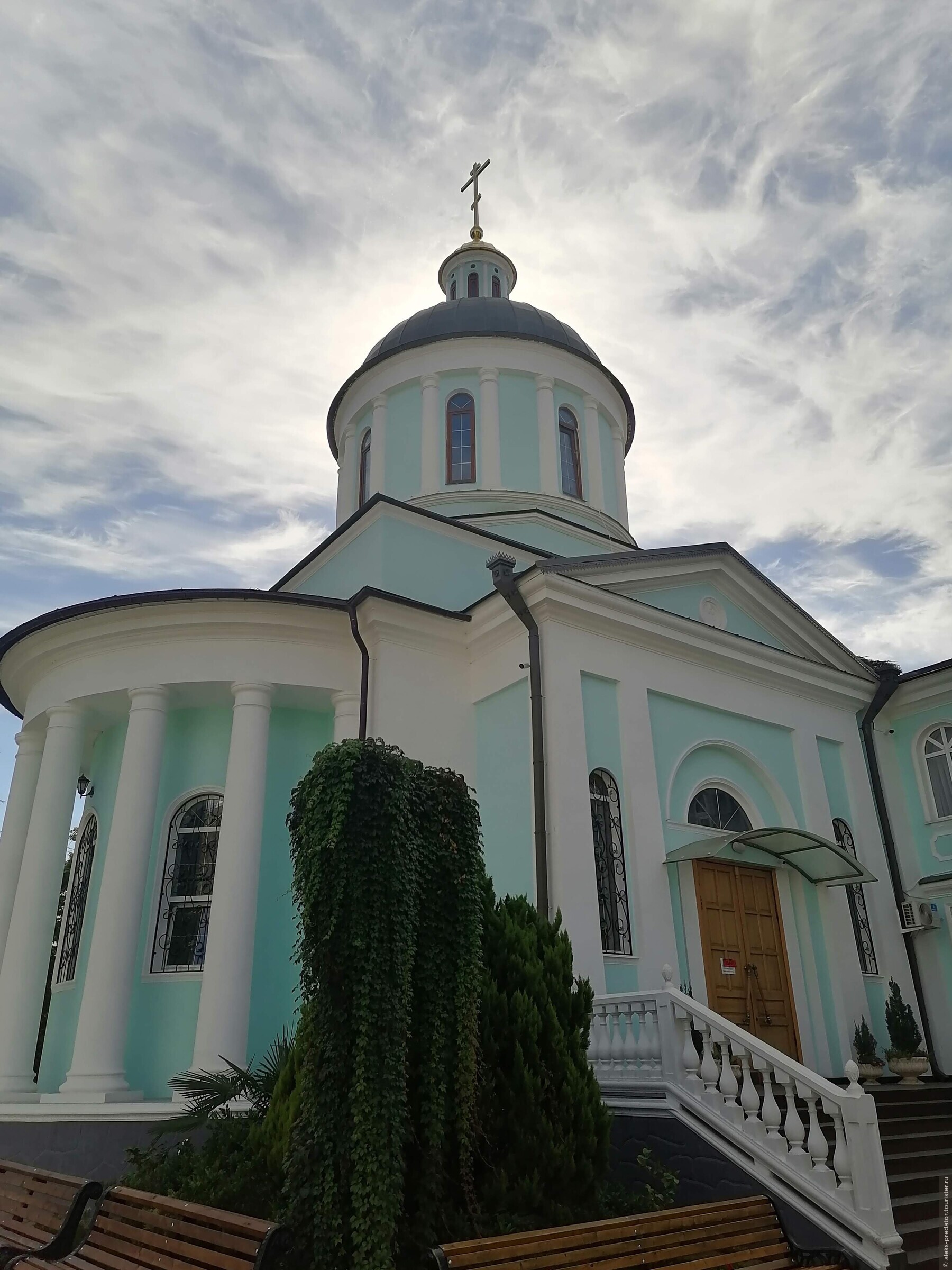 Храм Архистратига Михаила Сочи