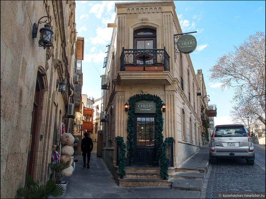 Открывая двери старого Баку