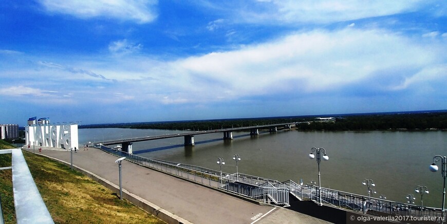 Вид на реку Обь с Нагорного парка.