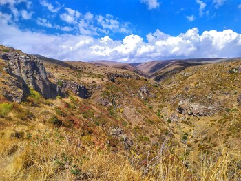 Турист из РФ заблудился на горе Арагац в Армении