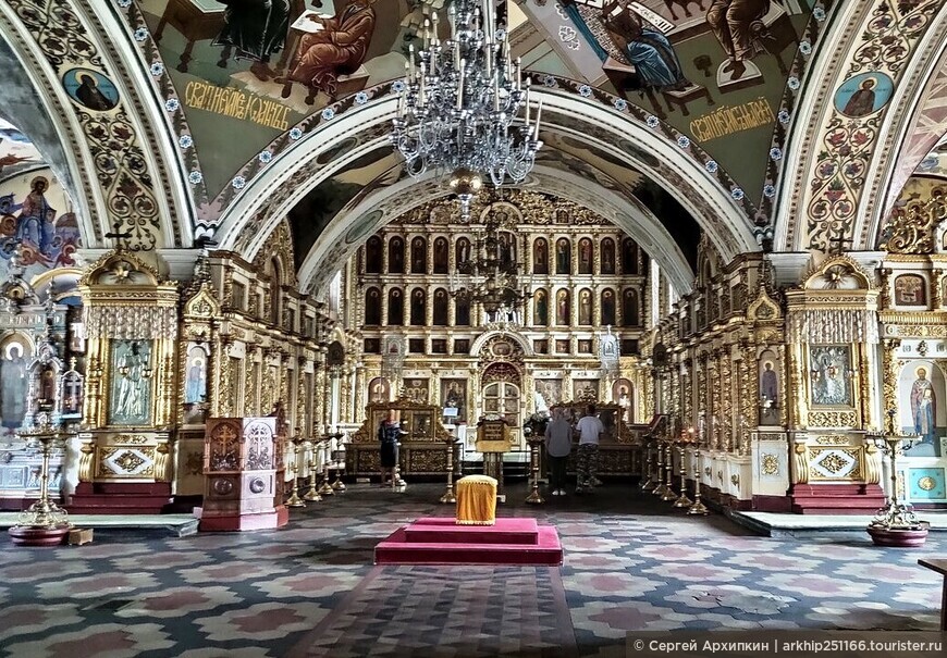 Старинный Борисоглебский собор в Рязани с шикарным интерьером.