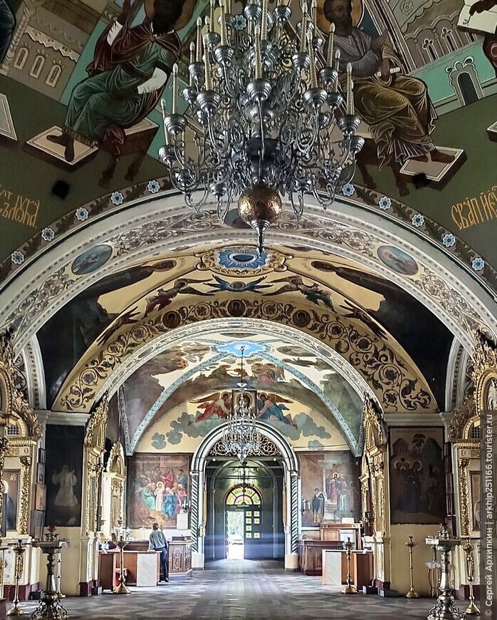 Старинный Борисоглебский собор в Рязани с шикарным интерьером.