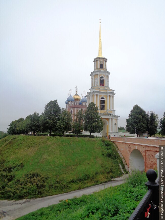 Главный собор Рязани — древний Успенский собор с самым высоким иконостасом в России