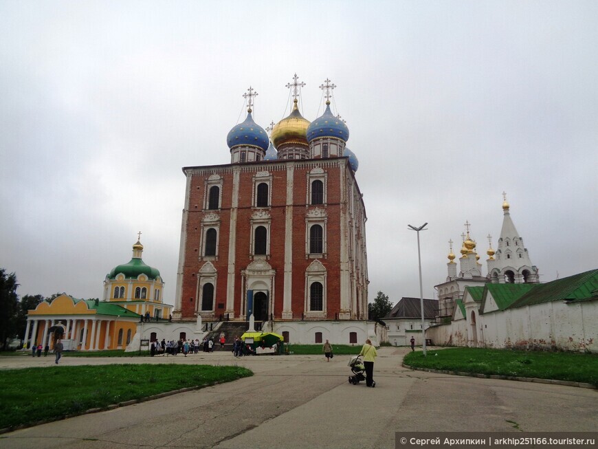 Главный собор Рязани — древний Успенский собор с самым высоким иконостасом в России