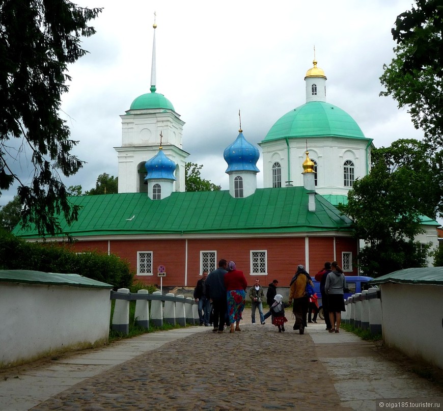 Красавец Свято-Успенский Псково-Печерский монастырь