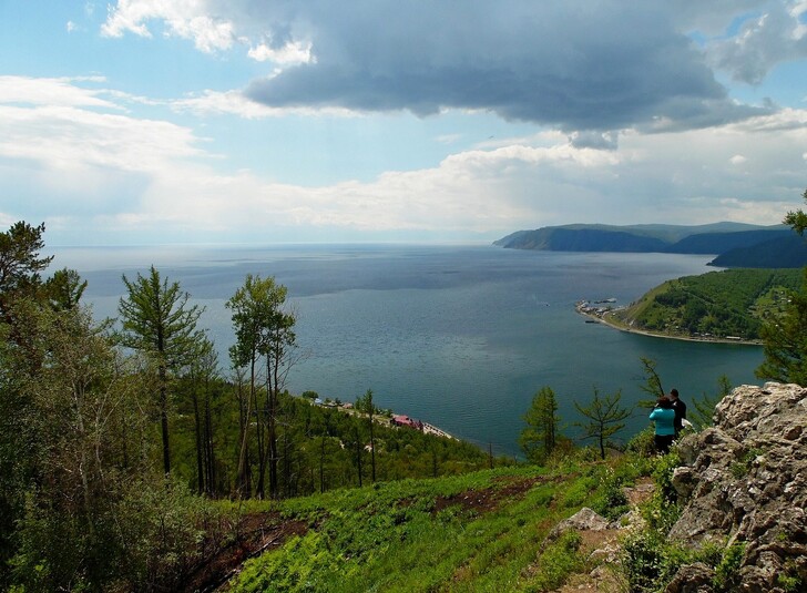 Байкал и исток Ангары с камня Черского