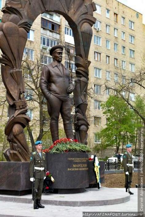 Памятник генералу Маргелову — основателю ВДВ в Рязани