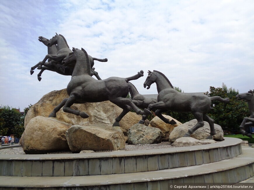 Музей Терракотовой армии и лошадей Кин возле Сианя в Китае