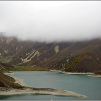 Путь лежал к живописному высокогорному озеру Кезеной-Ам, самому большому по площади на Северном Кавказе. Оно находится на высоте более 1800 метров над уровнем моря.