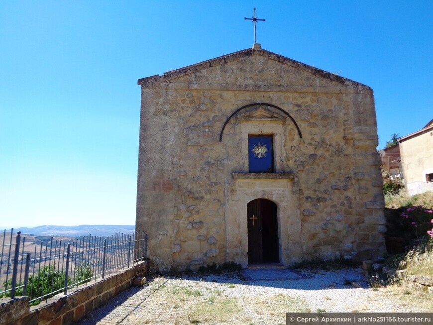 Церковь Святого Бартоломео — самая древняя церковь горной Энны на Сицилии