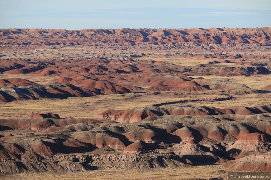 Раскрашенная пустыня: панорамный вид.

