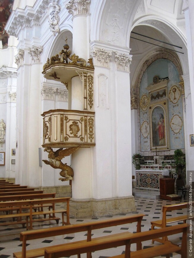 Барочная церковь Сан-Карло Борромео — в сицилийском Ното