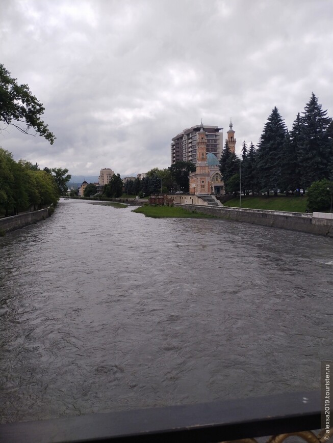 Владикавказ, зелёный город среди гор