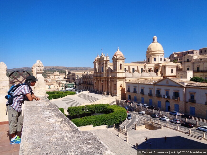 Барочный шедевр в Ното на Сицилии — церковь Санта Кьяра с отличной смотровой площадкой