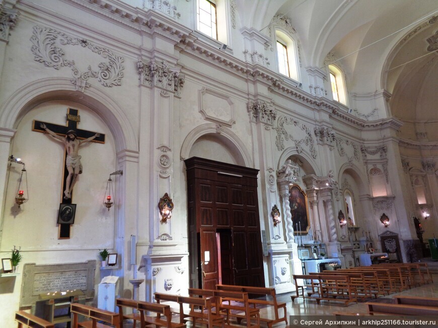 Барочный собор Святого Франциска в Ното на Сицилии
