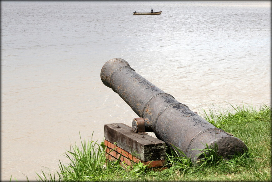 Фортовая достопримечательность Суринама