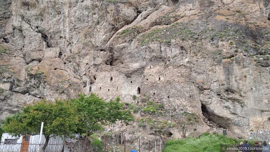 Северная Осетия. Алания. Красоты гор, ледников, водопадов, историческое наследие