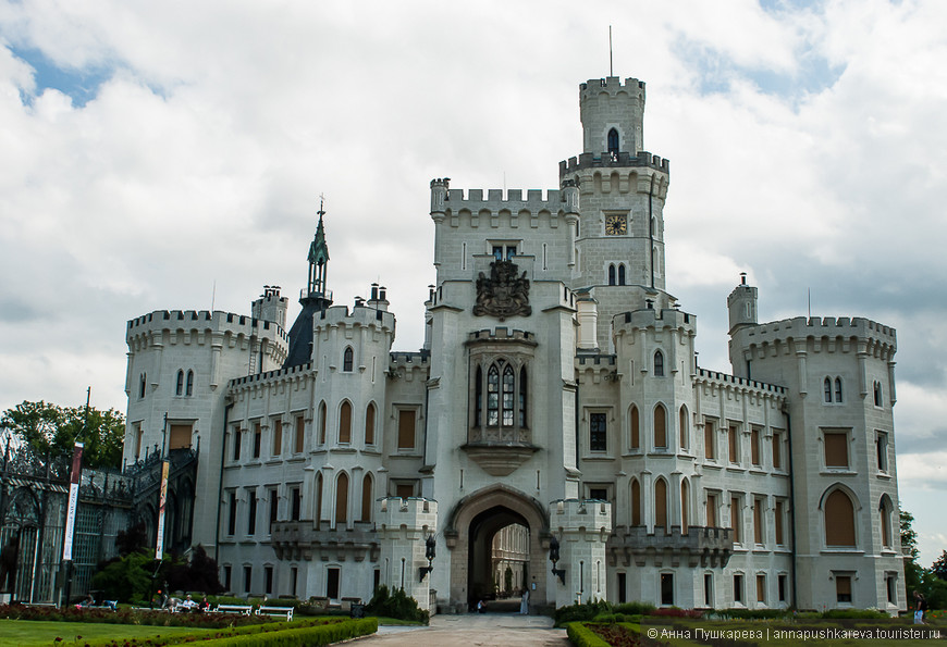 Роскошный и романтический замок Глубока-над-Влтавой. Чехия