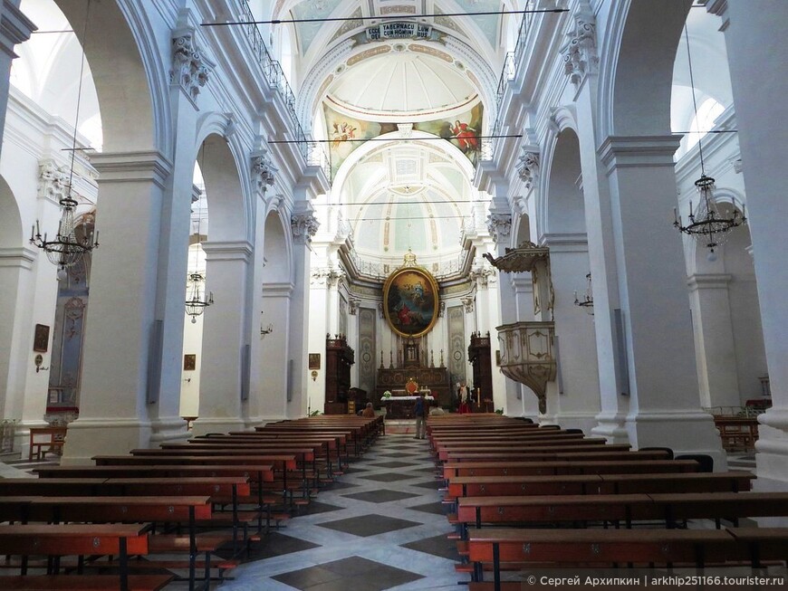 Барочная церковь Святого Иоанна Евангелиста — с отличной смотровой площадкой на Модику в Сицилии
