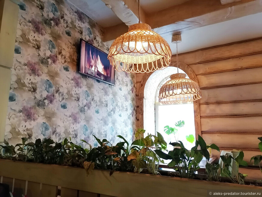Запоминающийся ресторан «Мама на даче» в центре Санкт-Петербурга