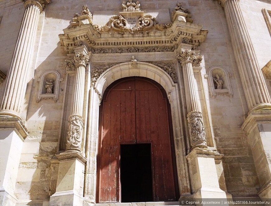 Красивая барочная церковь Душ в Чистилище в Рагузе на Сицилии