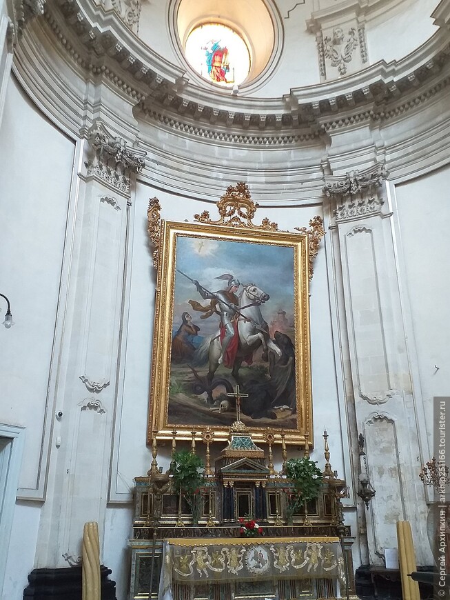 Кафедральный собор Святого Георгия в Рагузе — выдающийся храм в стиле сицилийского барокко и объект Всемирного наследия ЮНЕСКО