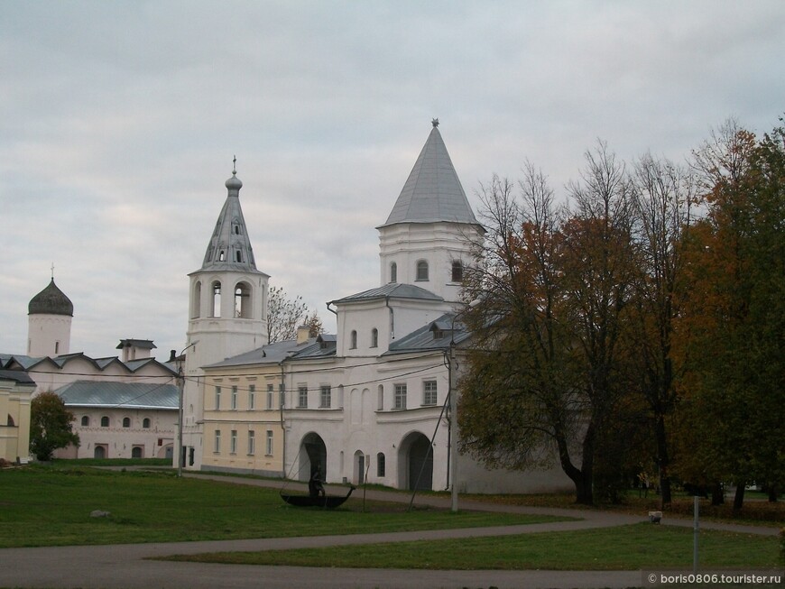 Прогулка по Новгороду утром, от вокзала до Ярославова Дворища