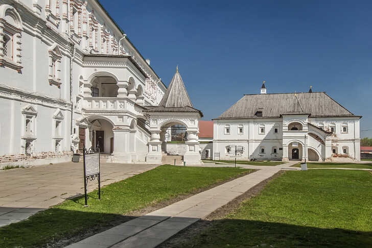 Дворец Олега и Певческий корпус в кремле Рязани