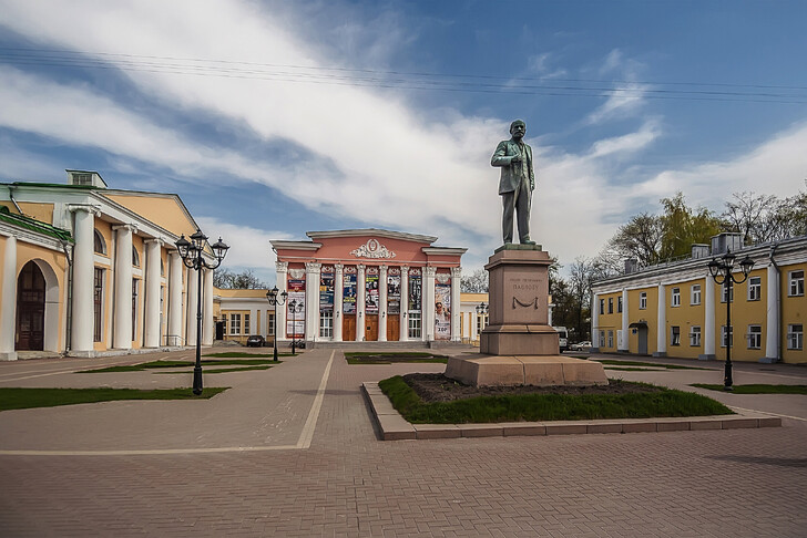 Рязанская филармония. Памятник И. П. Павлову