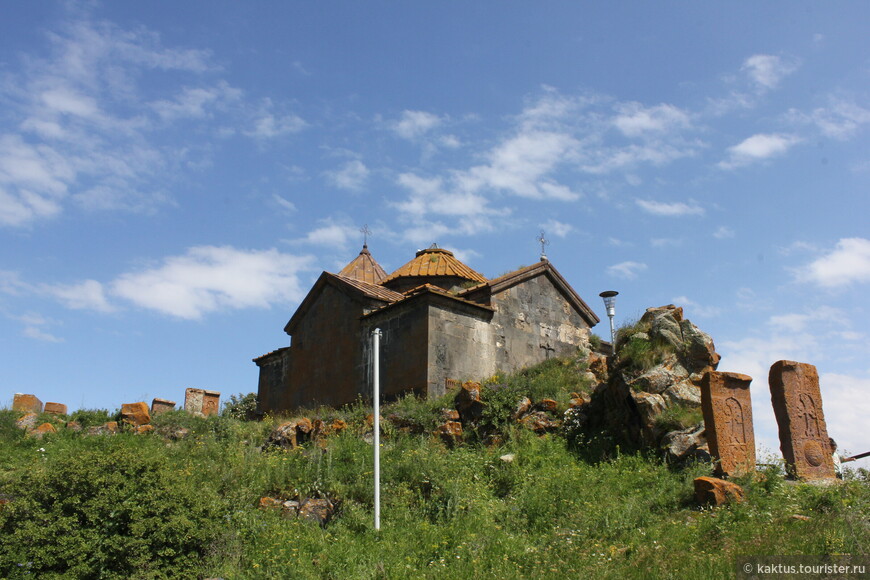 Монастырь Айраванк на берегу Севана