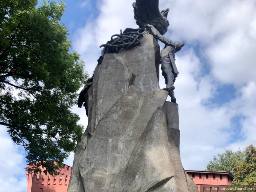 Памятник «Благодарная Россия — Героям 1812 г.»