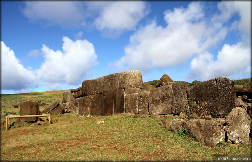 Остров Пасхи (AHU VINAPU) 