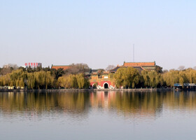 Парк Бэйхай.Пекин.