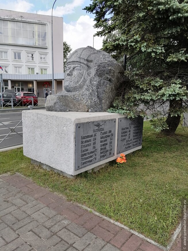 Памятник Летчикам Балтики